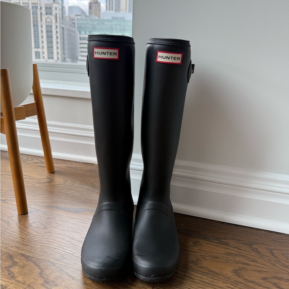 Hunter Classic Tall Black Rain Boots